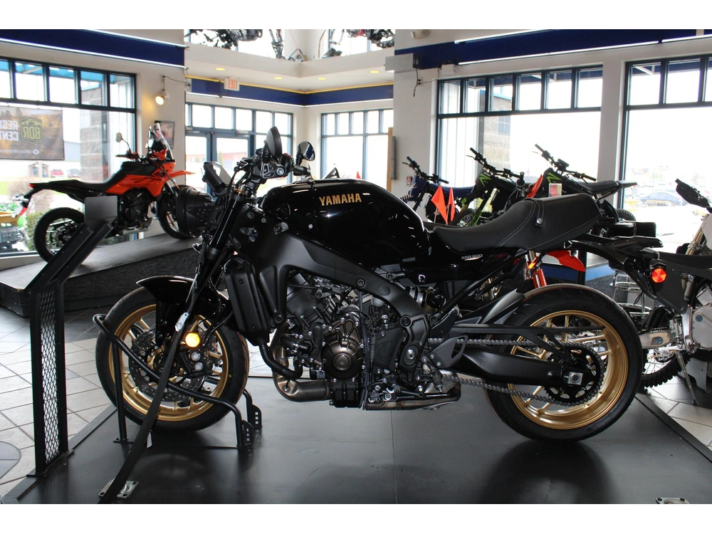 2026 Yamaha Xsr900 alt