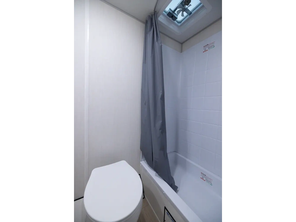 Cherokee 16fqw Wolf Pup 2026 alt