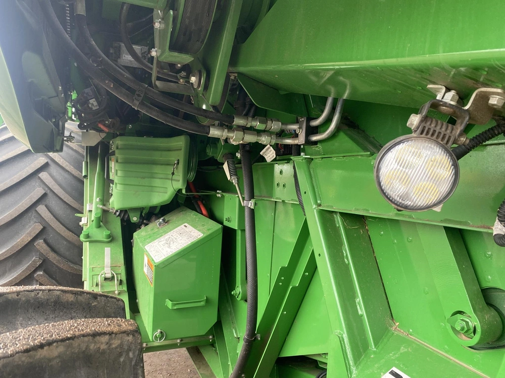 2023 John Deere T670 alt