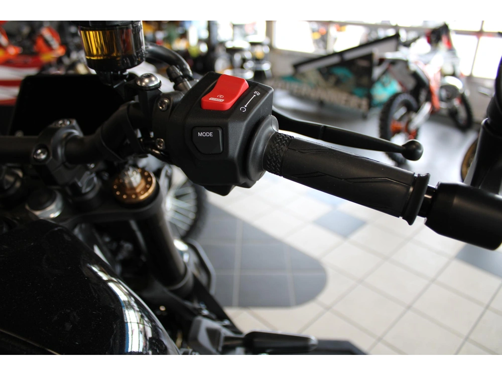 2026 Yamaha Xsr900 alt