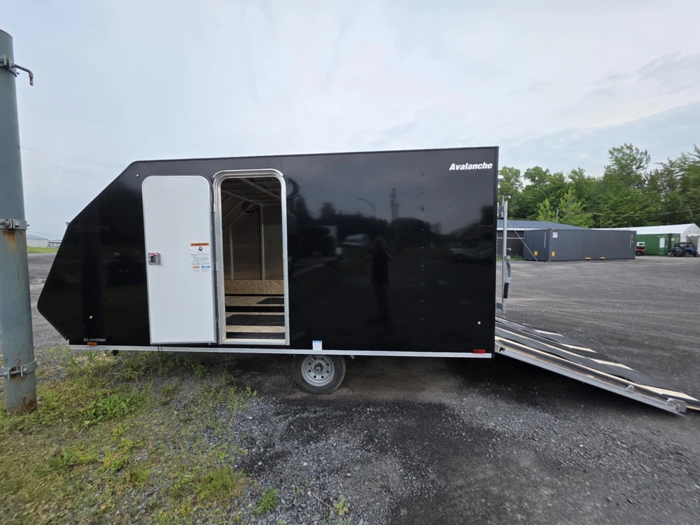 2025 Lightning Avalanche alt