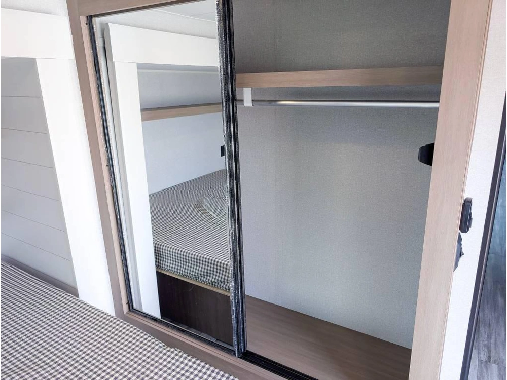 Jayco Jay Flight Bungalow 401loft 2026 alt