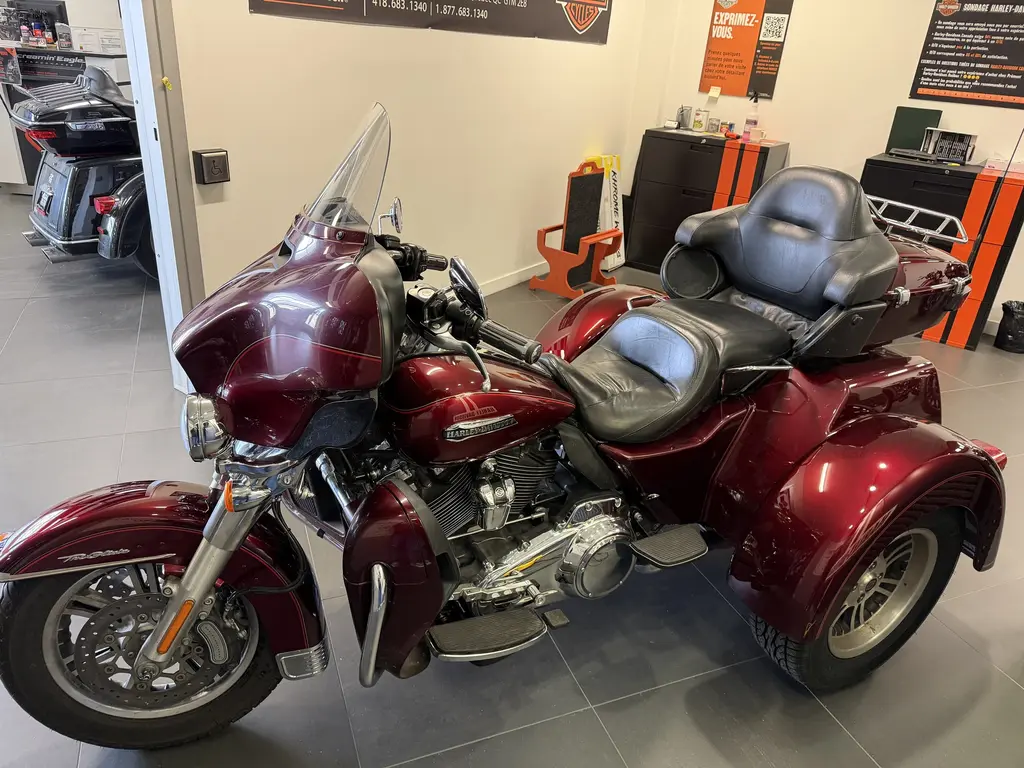 2017 Harley-Davidson FLHTCUTG Tri Glide UltraFLHTCUTG