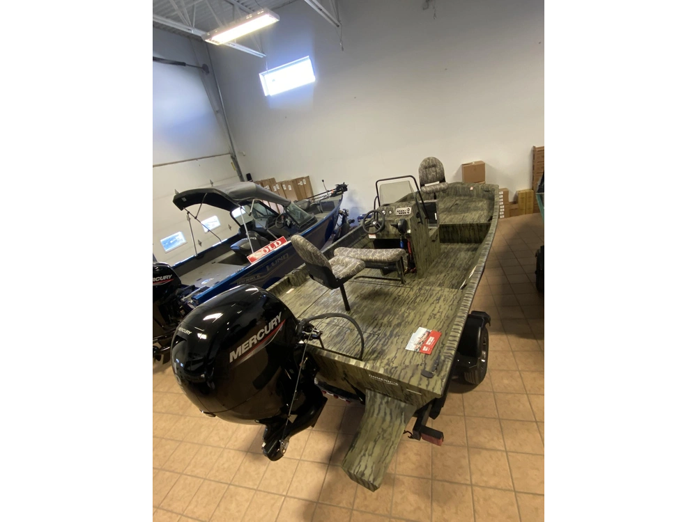 2026 Lund Boat Co 1870 Predator, 105 Jet alt