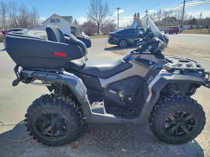 Can-Am Outlander Max 850 2023