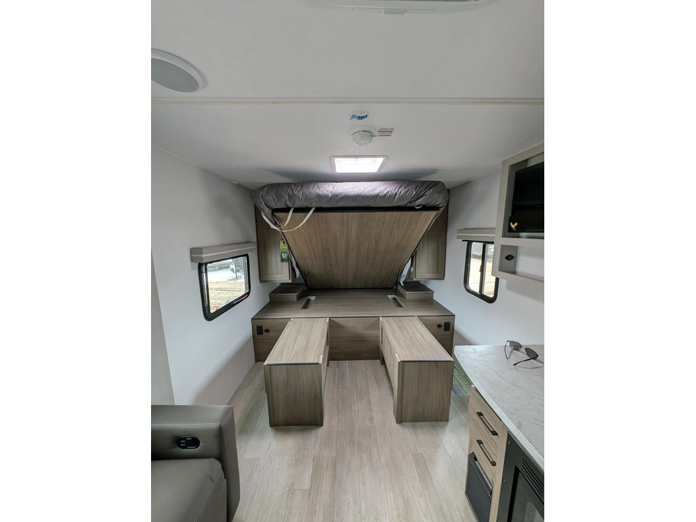 Coachmen Freedom Express 192rbs-320 2026 alt