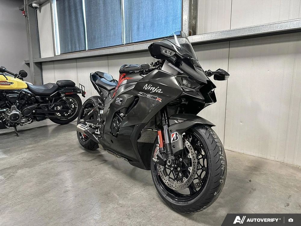 2022 Kawasaki Zx10r alt