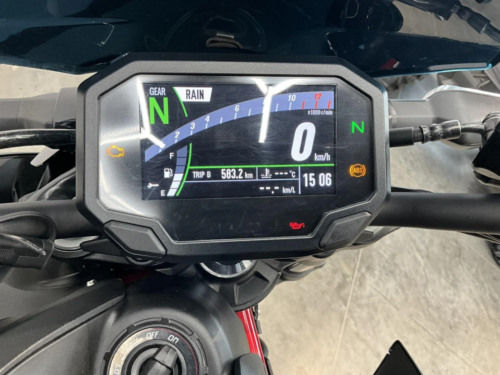 2021 Kawasaki Z900 alt