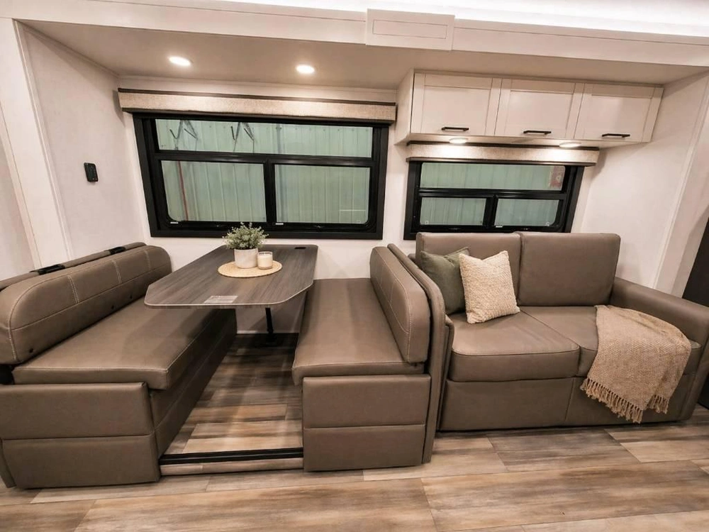 Jayco Greyhawk 29mv Full Paint 2026 alt
