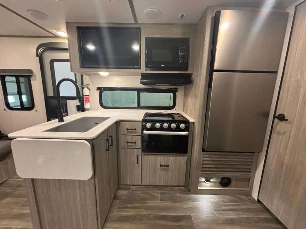 Keystone Rv Passport 189rb ***couple*** 2022 alt