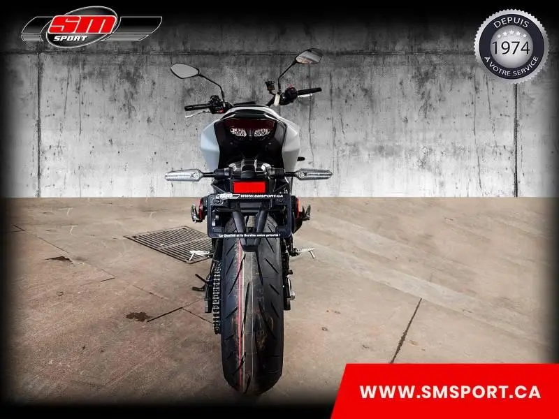 2026 Yamaha MT-09 thumbnail 4