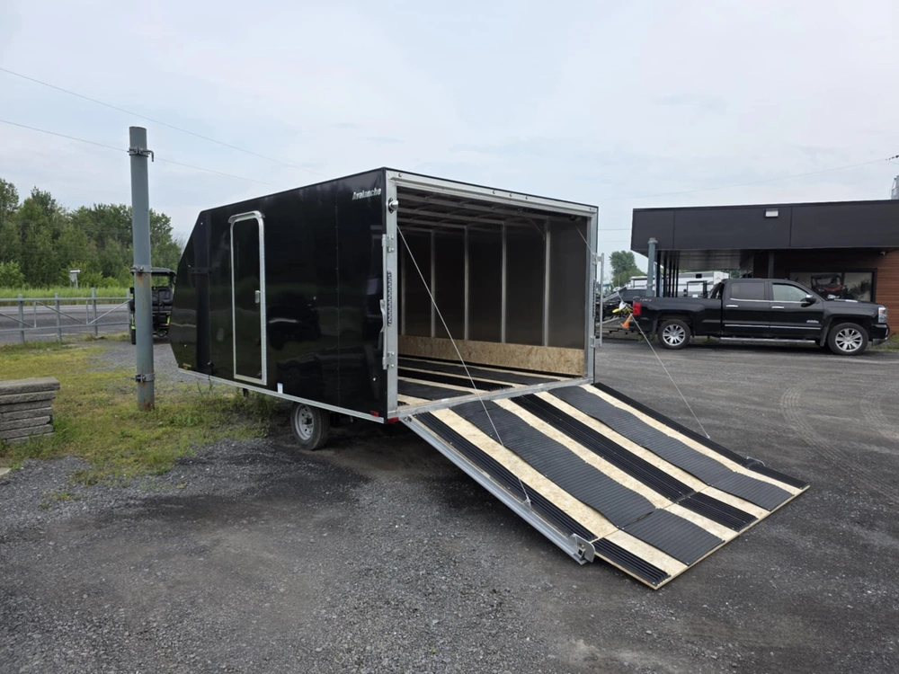 2025 Lightning Avalanche alt