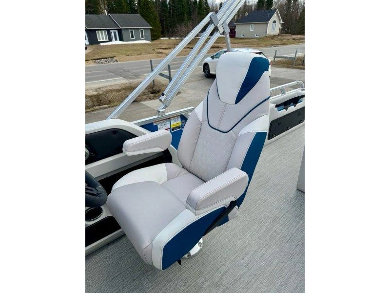 2026 Avalon Lsz Entertainer Caribbean 23 X 8.5 alt