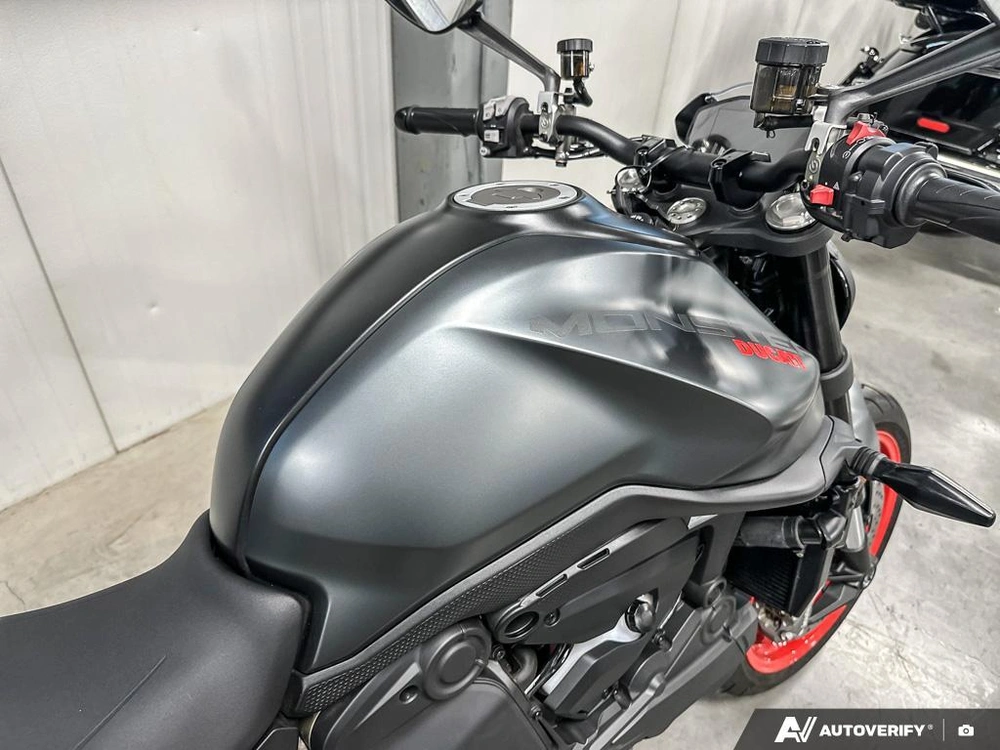 2022 Ducati Monster alt