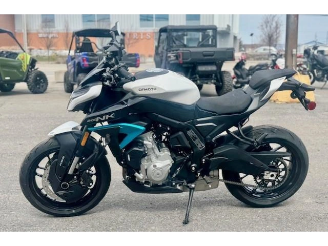 Cfmoto 675nk 2026 alt