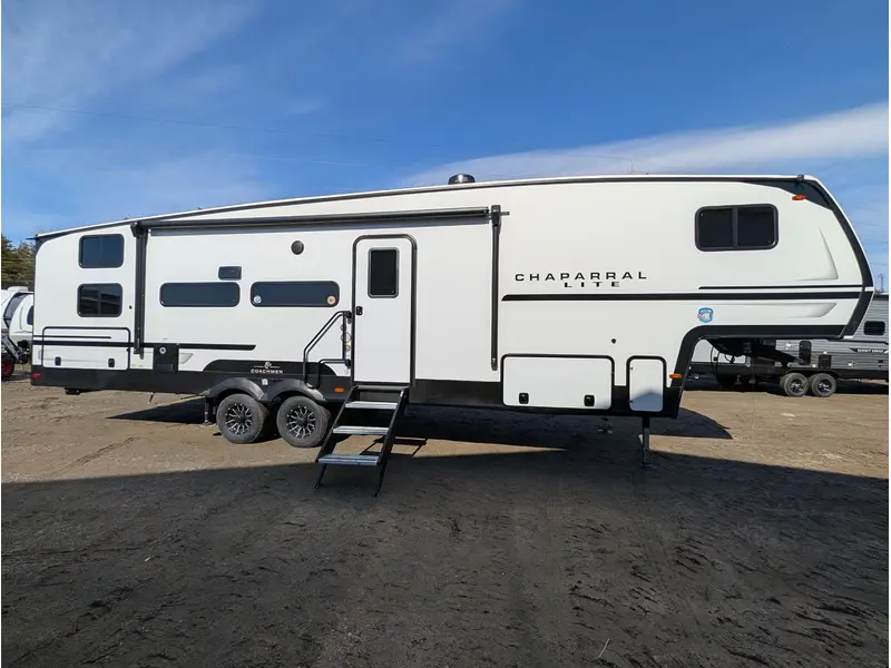 Coachmen Chaparral 274bh 2026 alt