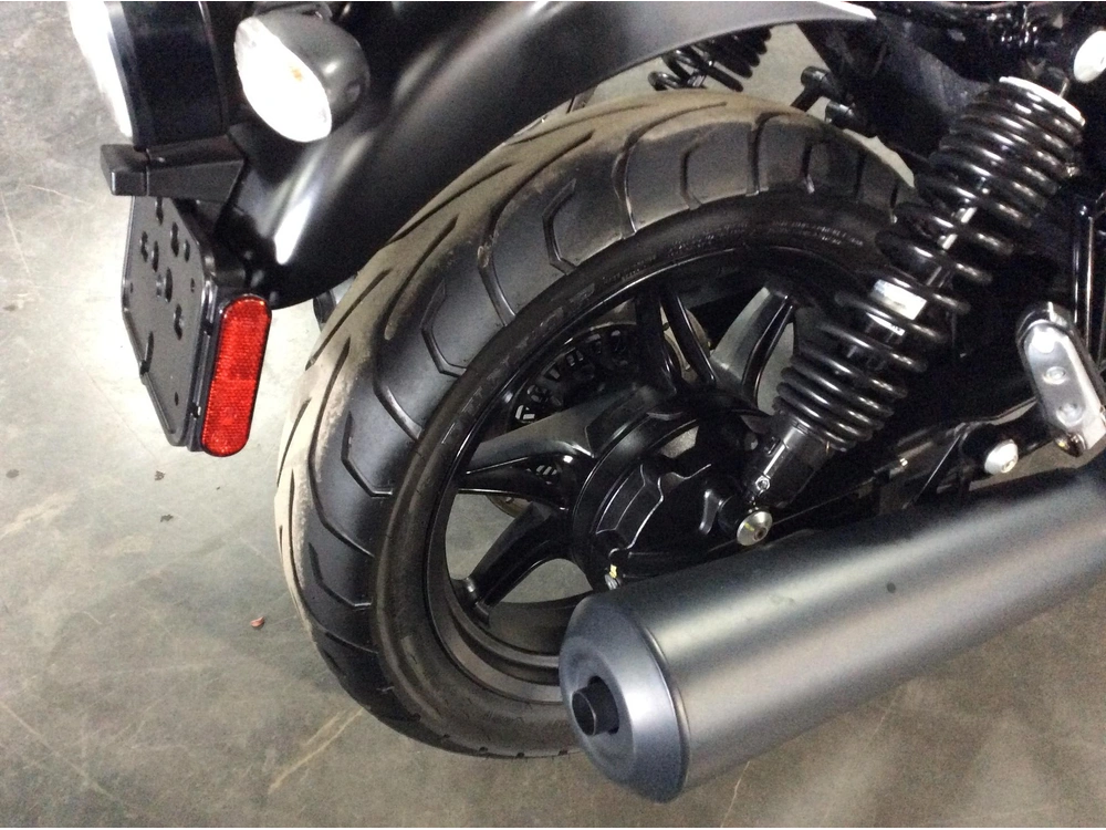 Moto Guzzi V7 Stone 2022 alt