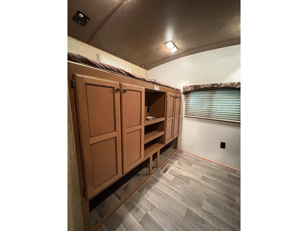 Crossroads Rv Sunset Trail 300bh 2015 alt