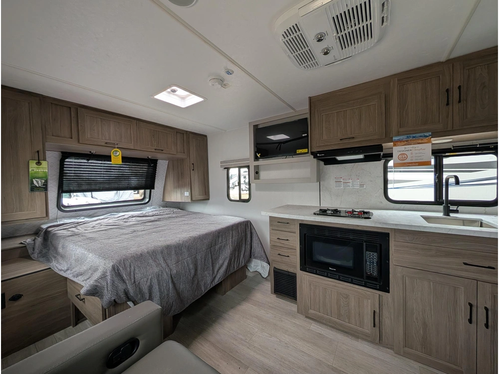 Coachmen Freedom Express 192rbs-320 2026 alt