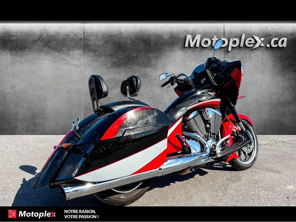 Victory Motorcycles Cross Country Magnum 2016 alt