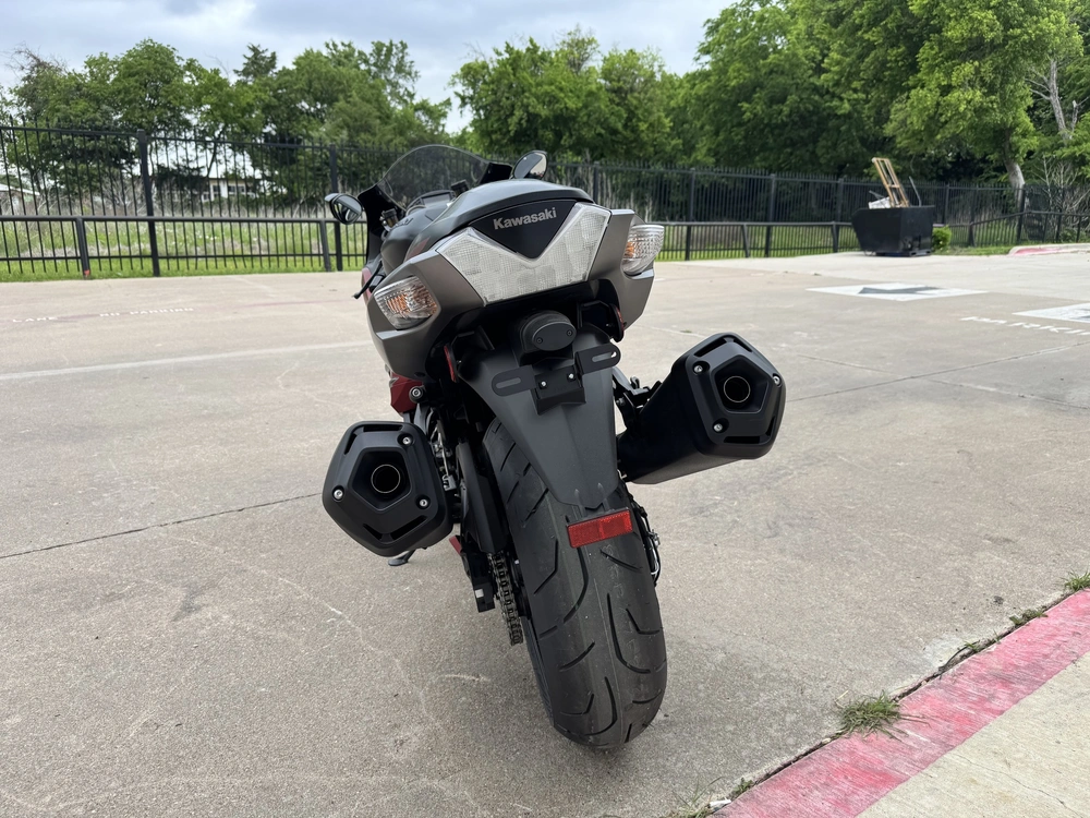 2025 Kawasaki Ninja® Zx™-14r Abs Abs alt