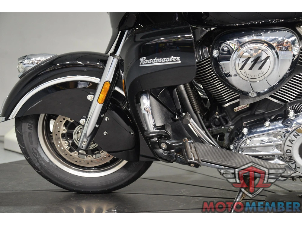 2017 Indian Motorcycle Roadmaster alt
