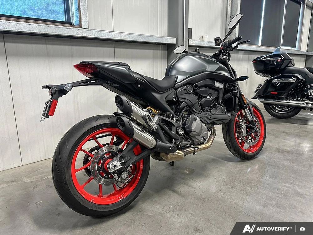 2022 Ducati Monster alt