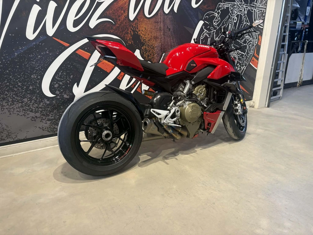 Ducati Streetfighter V4 2021 alt