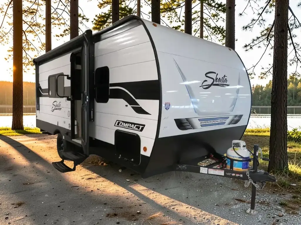Coachmen Shasta Compact 18FQ 2026