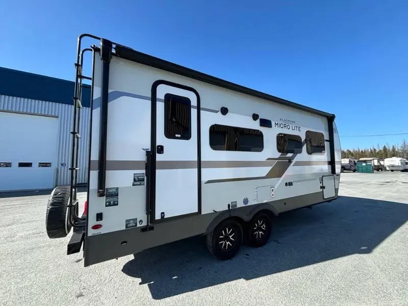Flagstaff Micro Lite 22FBS 2026