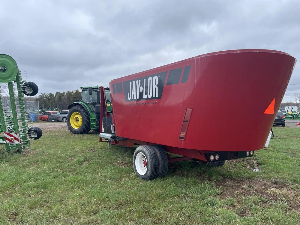 2023 Jay Lor 5650 alt