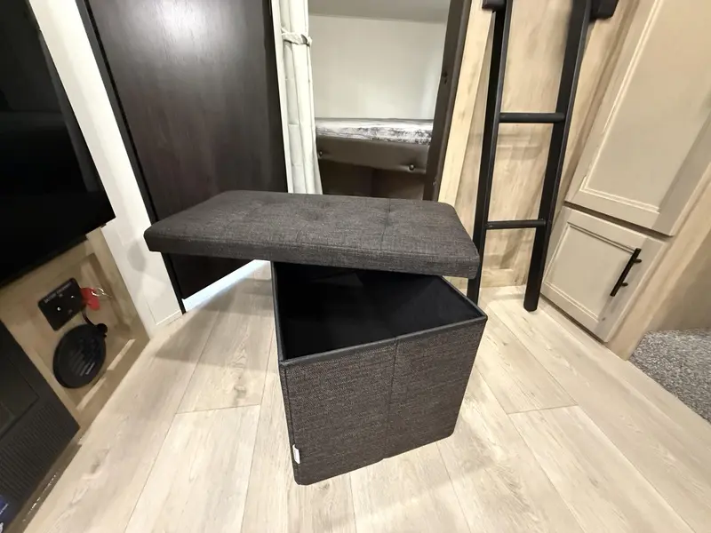 Cherokee 23DBH Grey Wolf 2026