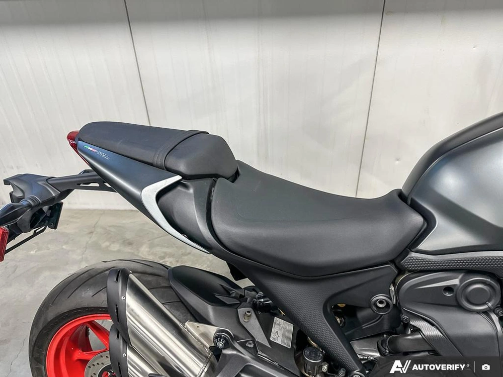 2022 Ducati Monster alt