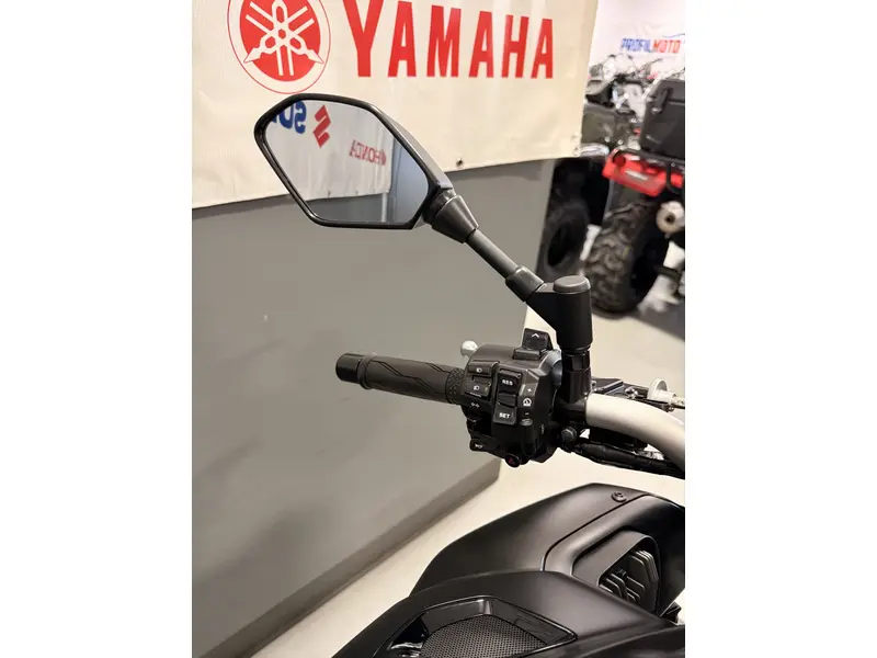 2026 Yamaha MT-10 MT-10 thumbnail 10