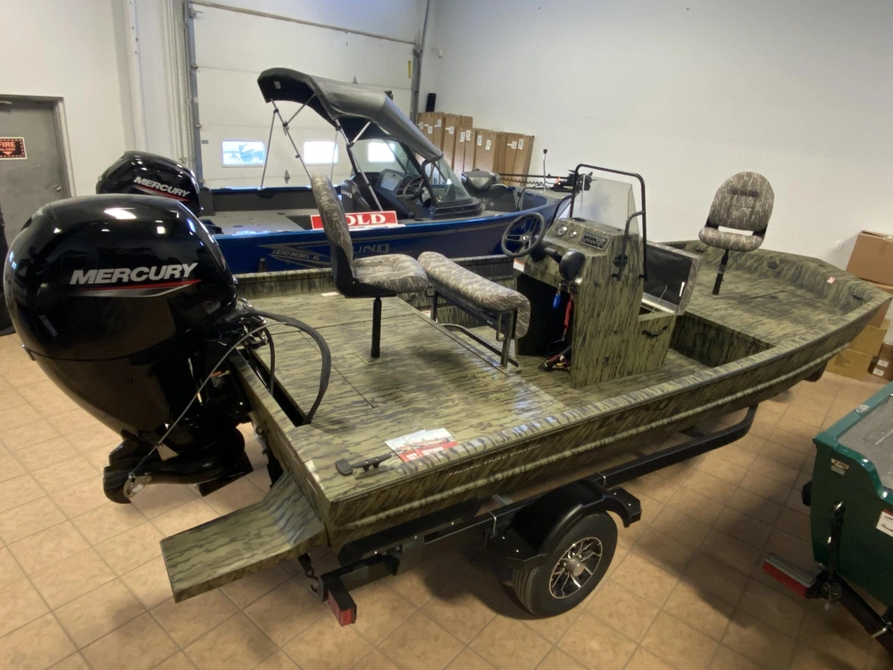 2026 Lund Boat Co 1870 Predator, 105 Jet alt