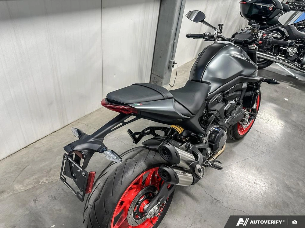 2022 Ducati Monster alt