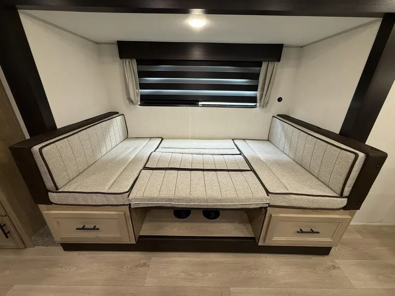 Cherokee 23DBH Grey Wolf 2026