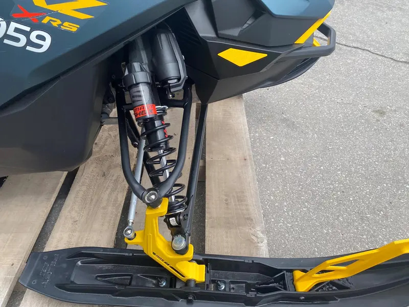 Ski-Doo MXZ XRS 850 E-Tec 137" 2026