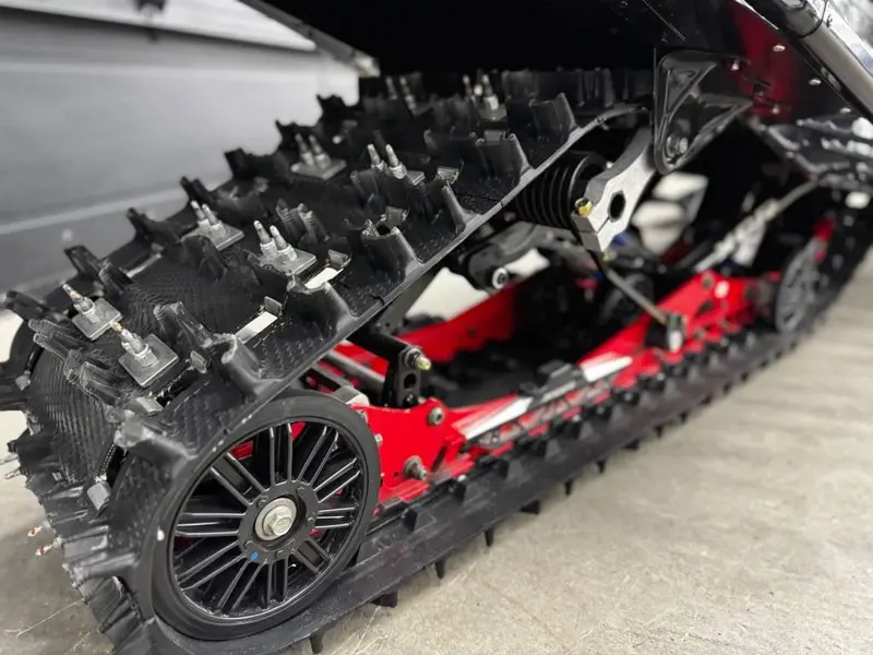 Polaris 9R INDY XCR 70EME 2025