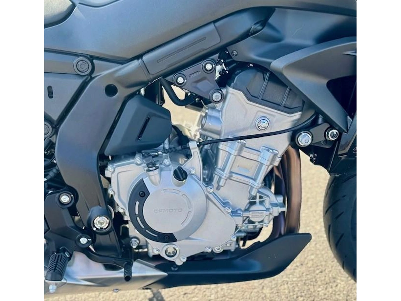 Cfmoto 675nk 2026 alt