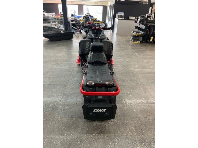 Lynx Brutal Re 15'' 900 Ace Turbo R Powdermax 2.5'' E.s. W/ 10.25'' Touchscreen 2026 alt