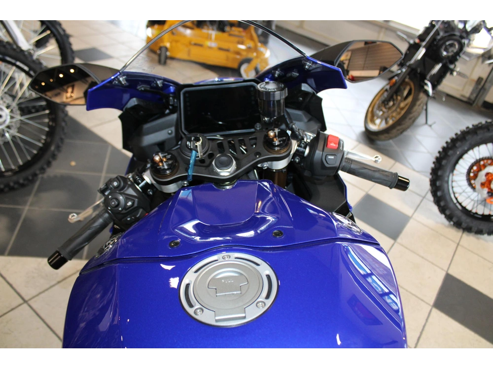 2026 Yamaha Yzf-r9 alt