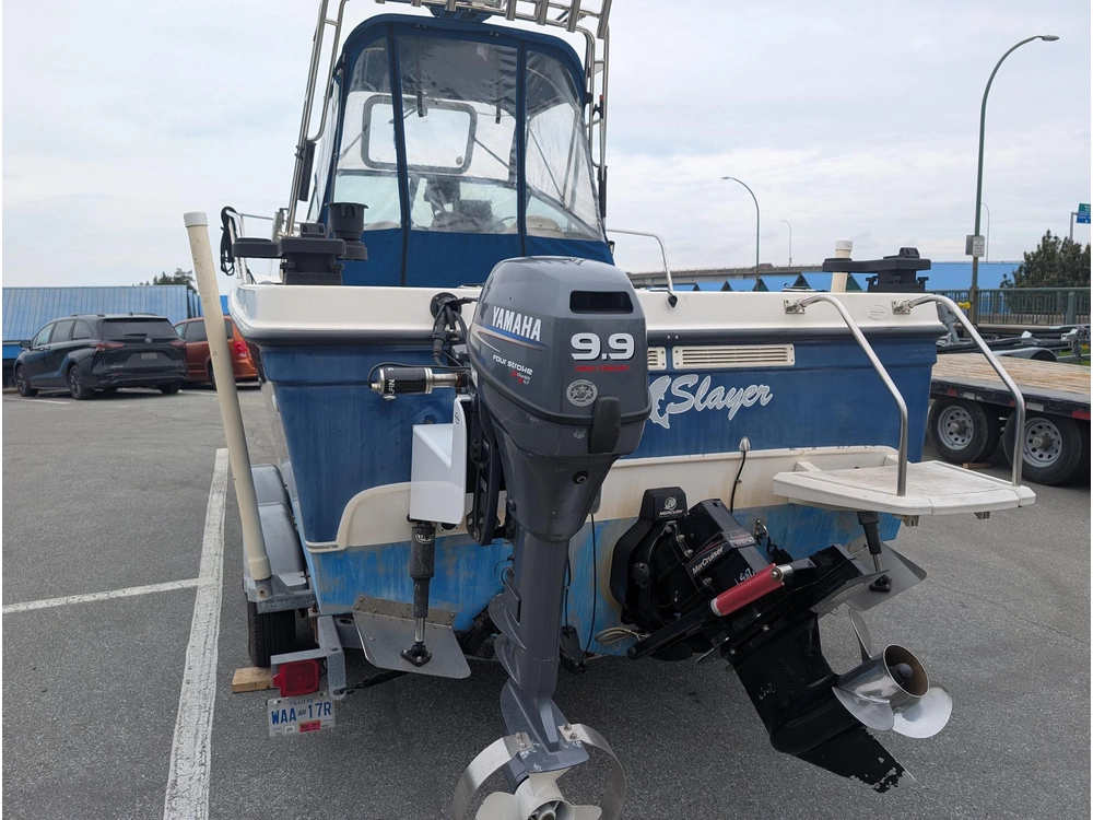 2005 Trophy Boats 2052 Walkaround alt