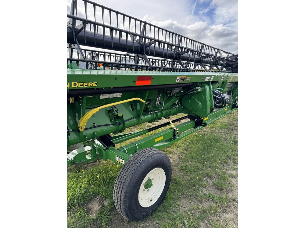 2022 John Deere T670 alt