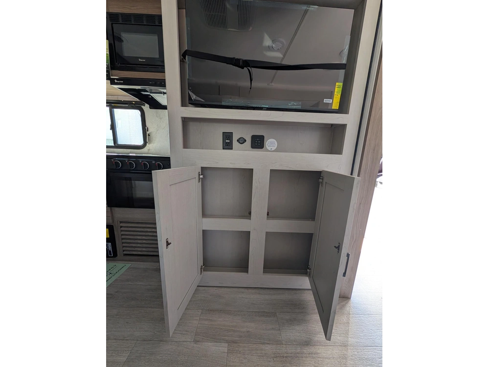 Coachmen Freedom Express Ultra Lite 245rks 2026 alt