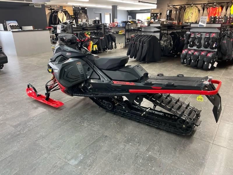 Lynx Brutal Re 15'' 900 Ace Turbo R Powdermax 2.5'' E.s. W/ 10.25'' Touchscreen 2026 alt