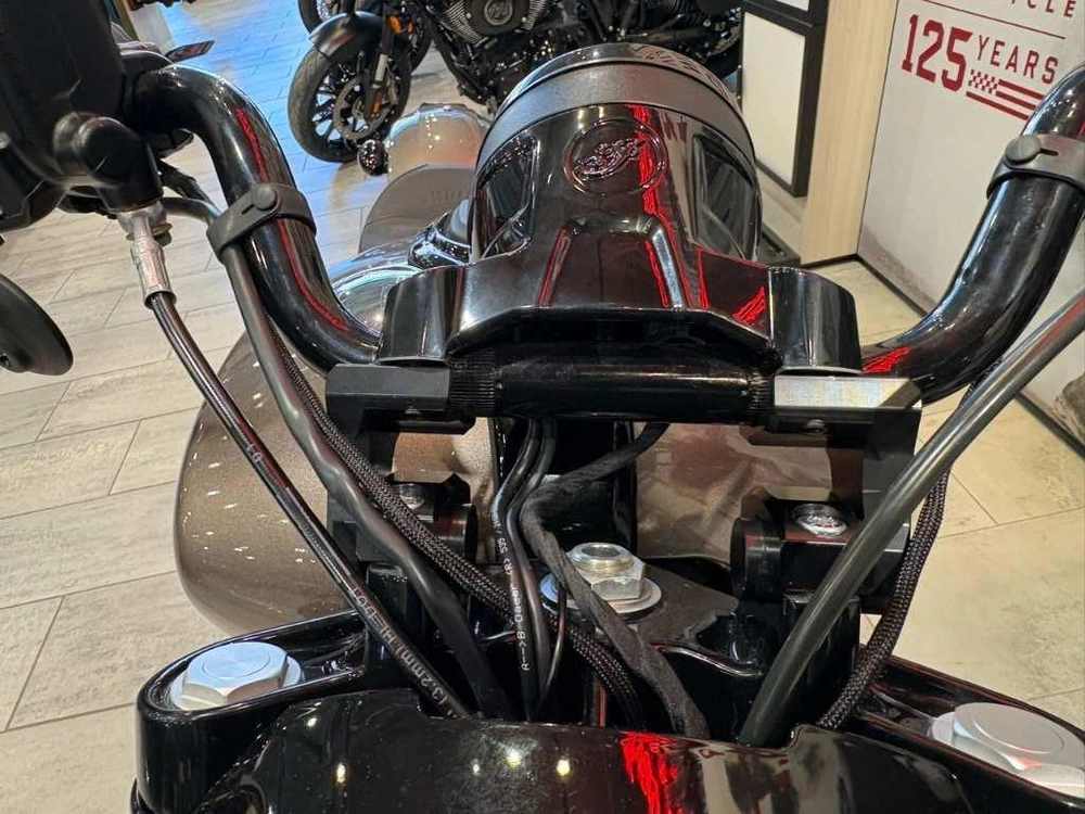 Indian Motorcycle Scout Bobber Limited Tech 2025 alt