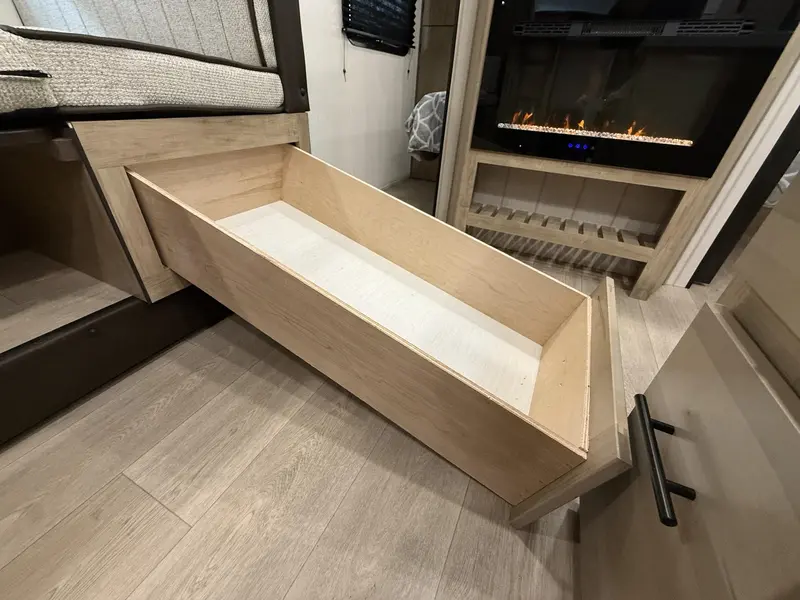 Cherokee 23DBH Grey Wolf 2026