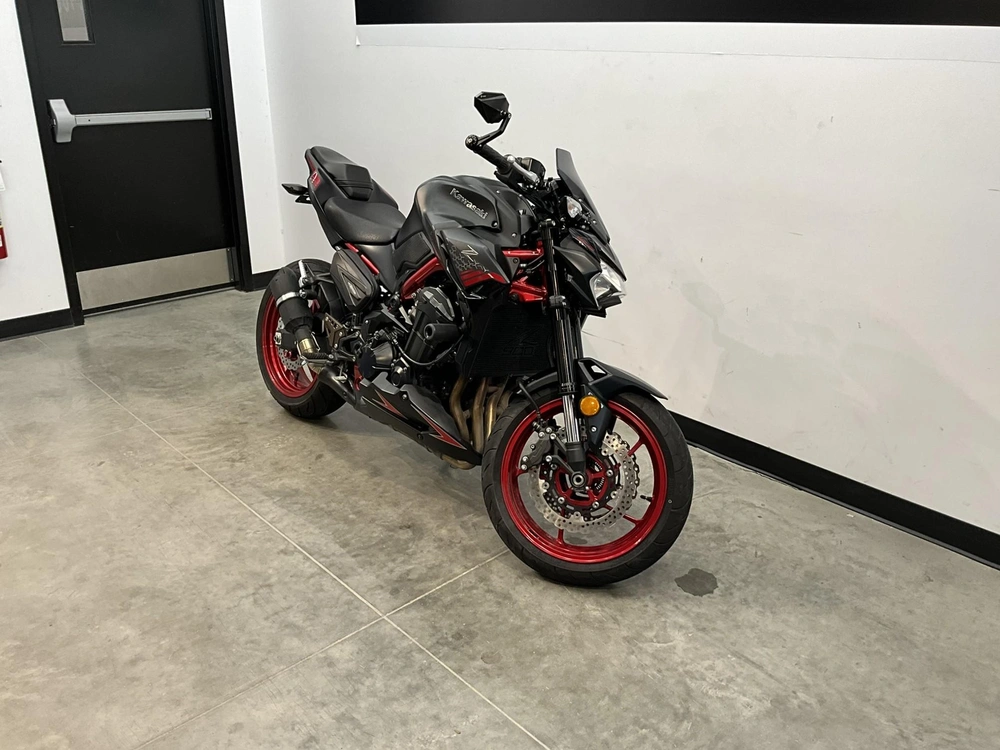2021 Kawasaki Z900 alt