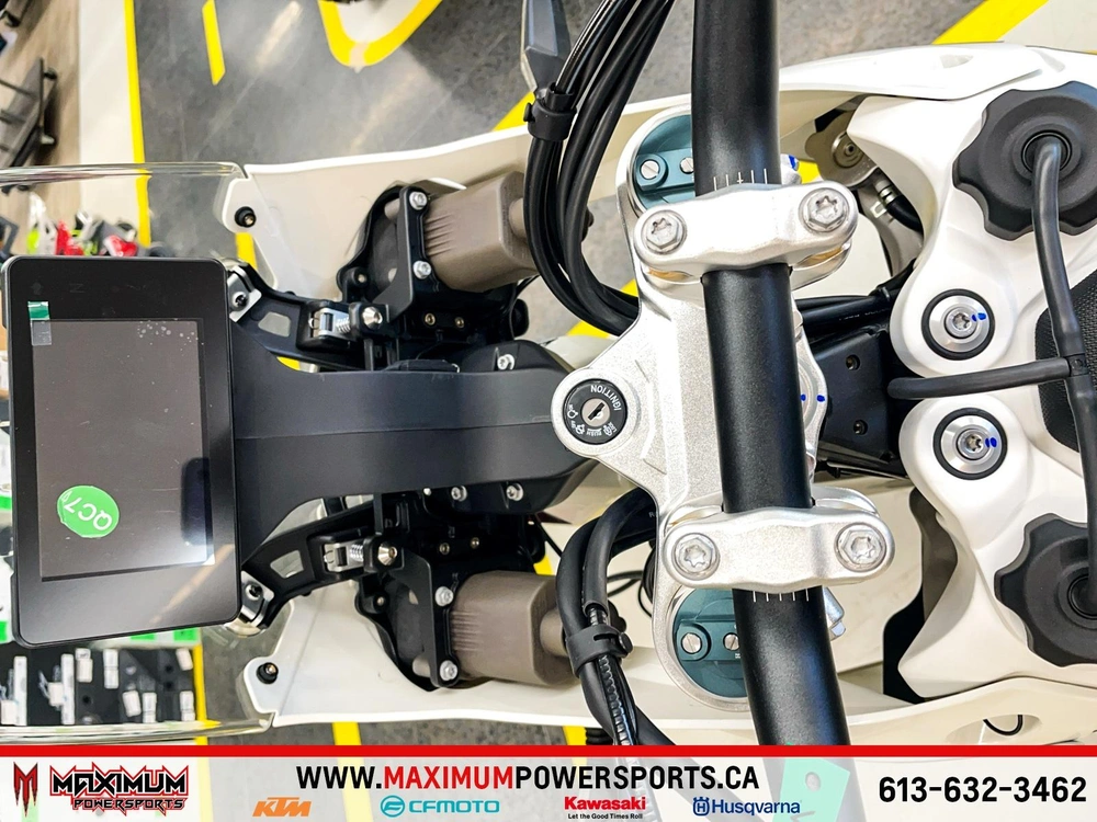 Kove Moto 450 Rally Dot Low Seat 2026 alt